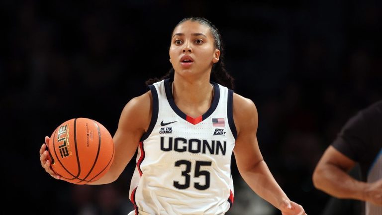 Azzi Fudd hésite entre UConn et la WNBA pour la saison prochaine