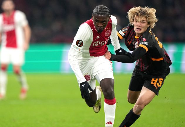 Chelsea s-intéresse à l-avenir avec Jorthy Mokio d-Ajax