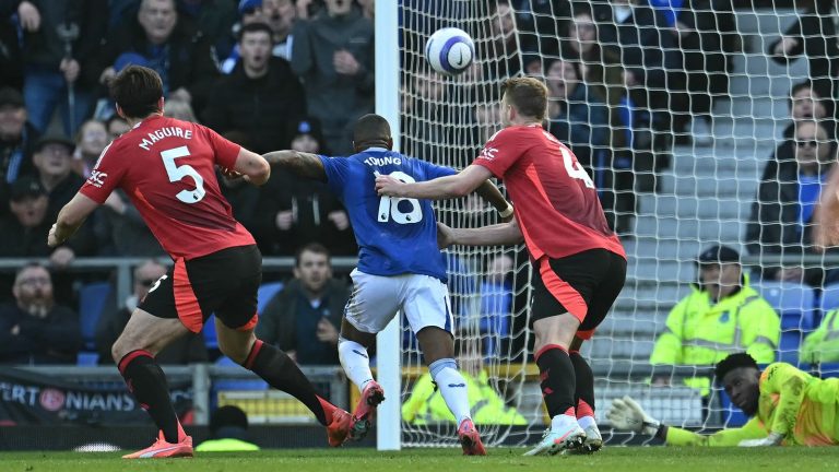 Everton 2-2 Manchester United - Décision controversée sur le penalty