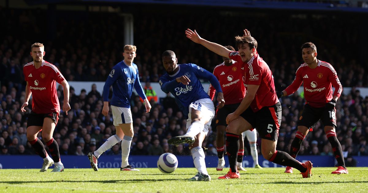 Everton brille contre Man Utd - le but de Beto validé par VAR