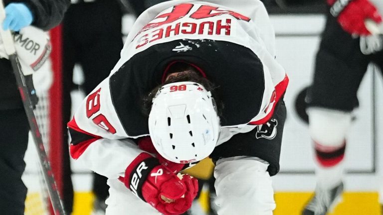 Jack Hughes blessé lors de la défaite des Devils contre Vegas