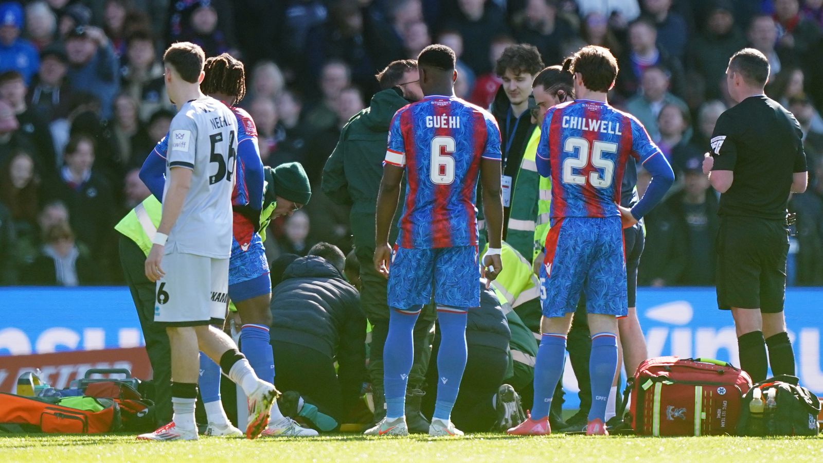 Jean-Philippe Mateta blessé - Steve Parish critique une faute choquante