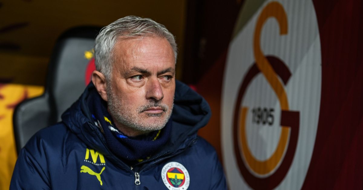 Jose Mourinho attaque Galatasaray pour des accusations de racisme