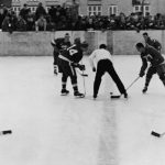 L-histoire du premier match de hockey en extérieur à la prison