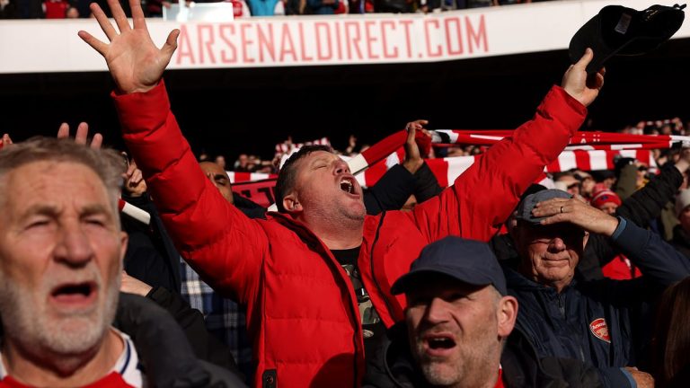 La maman célèbre du chanteur de l-hymne d-Arsenal dévoilée