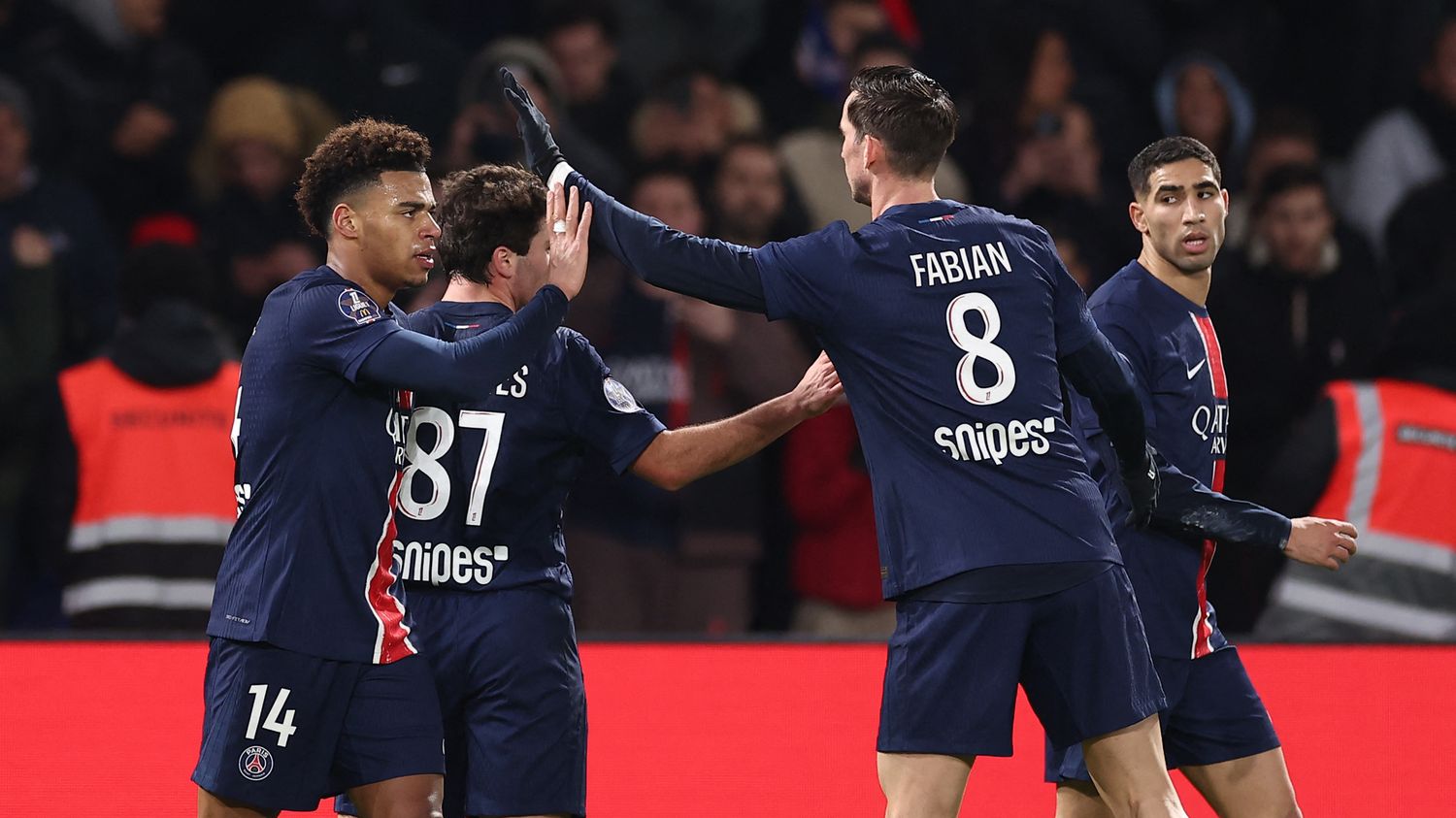 Le PSG écrase Lille et prépare son choc contre Liverpool