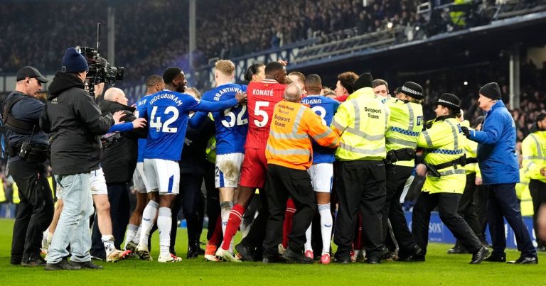 Liverpool et Everton condamnés à de lourdes amendes après leurs tensions