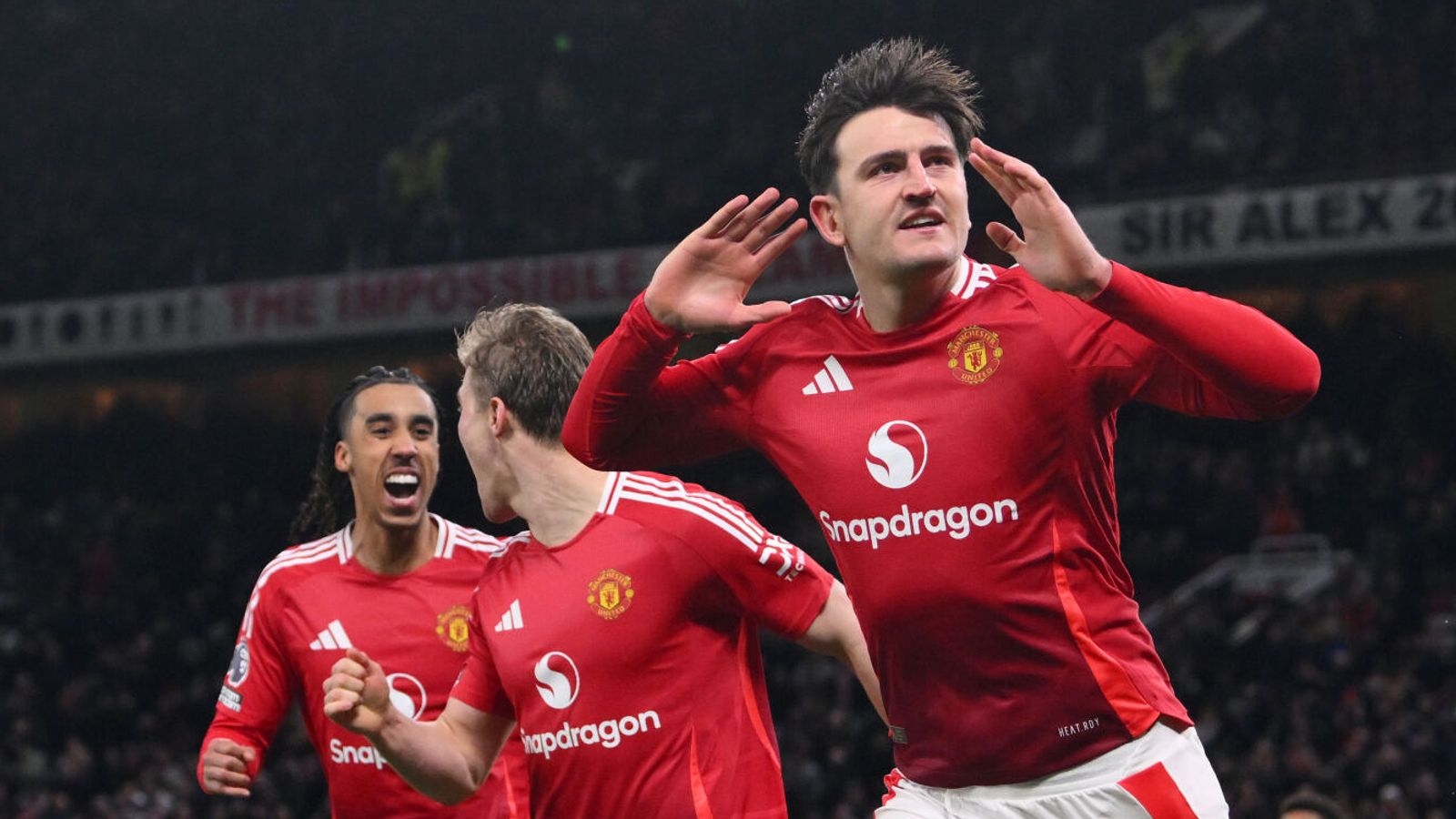 Manchester United s-impose 3-2 contre Ipswich grâce à Maguire