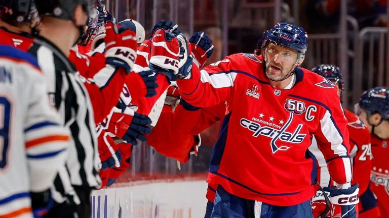 Ovechkin réalise un hat trick et se rapproche du record NHL