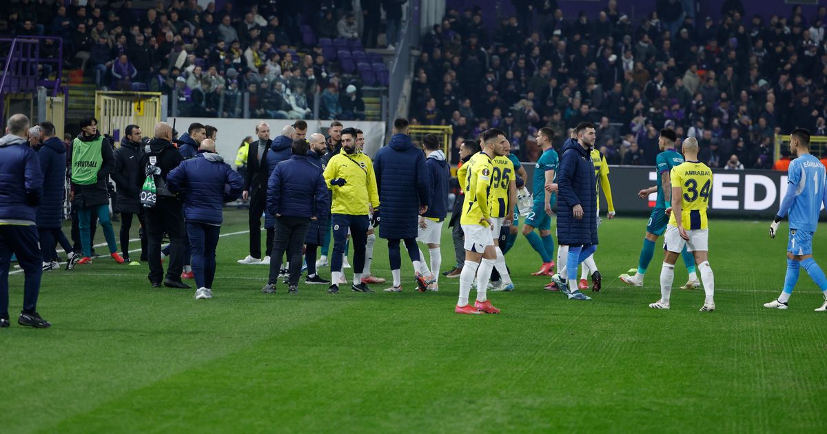 Riot Police Interrupt Europa League Match- Fenerbahce vs Anderlecht