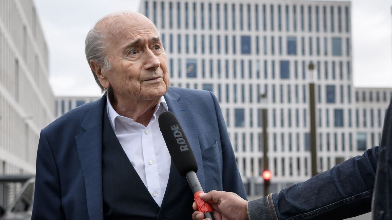 Sepp Blatter dénonce une chasse aux sorcières avant son procès