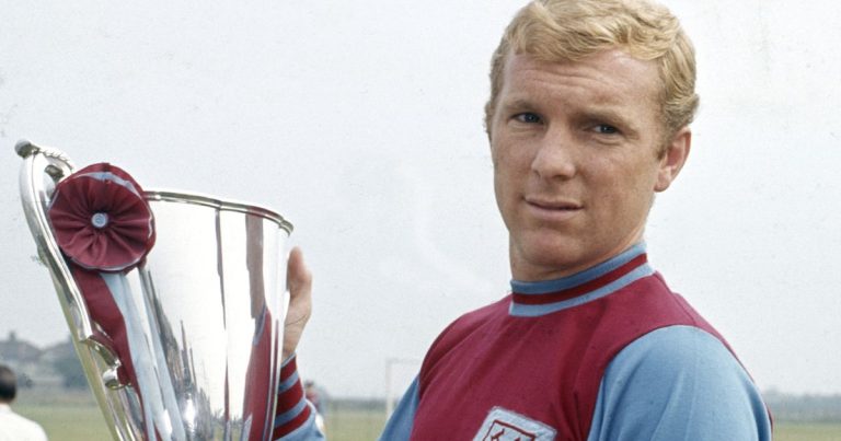 Vente record d-un maillot de Bobby Moore pour 14 400 £