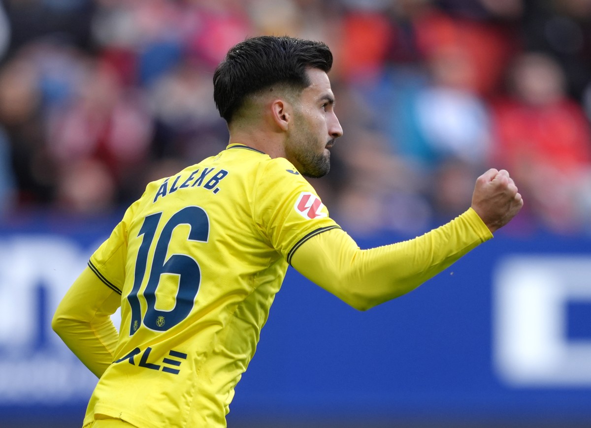 Alex Baena célèbre un but pour Villarreal