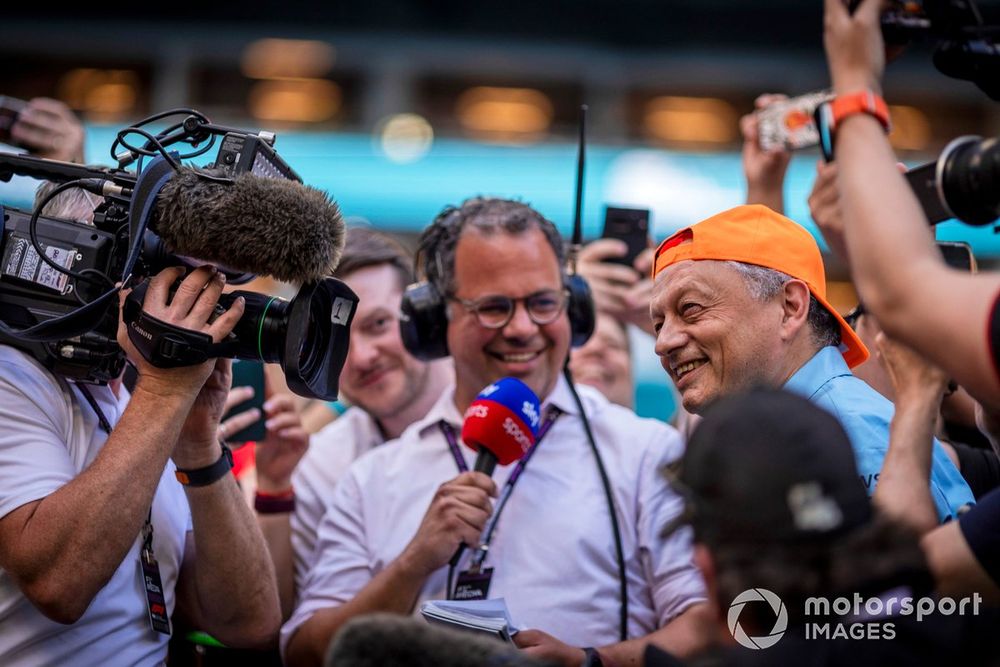 Frédéric Vasseur avec une casquette McLaren chez Sky Sports F1