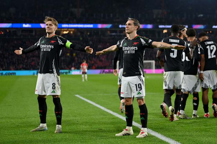 Martin Ødegaard et Leandro Trossard