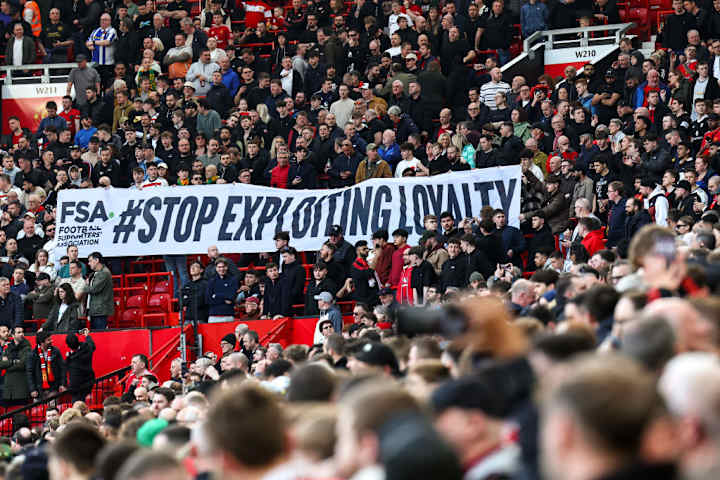 Manchester United FC v Arsenal FC - Premier League