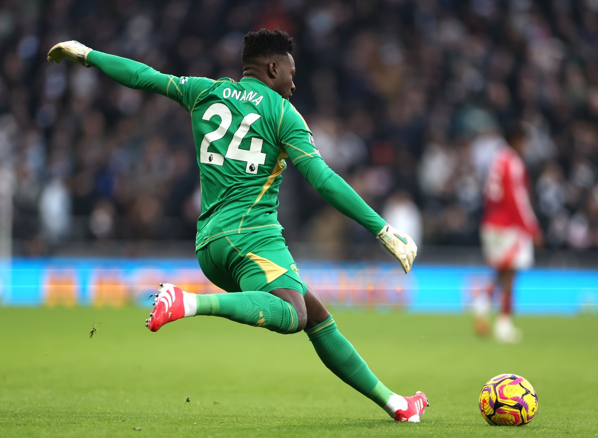 Andre Onana sur le ballon pour Manchester United