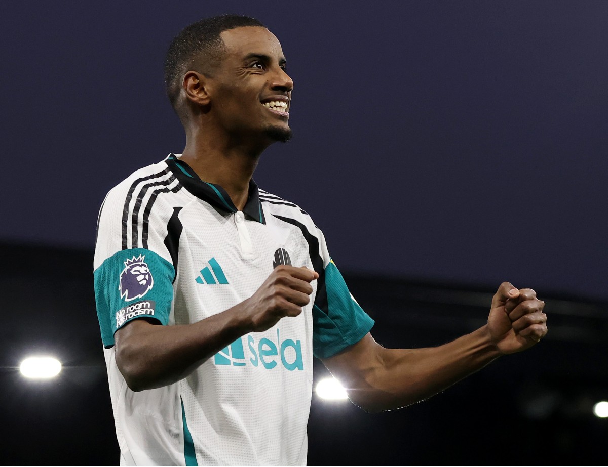 Alexander Isak célèbre un but pour Newcastle contre Ipswich