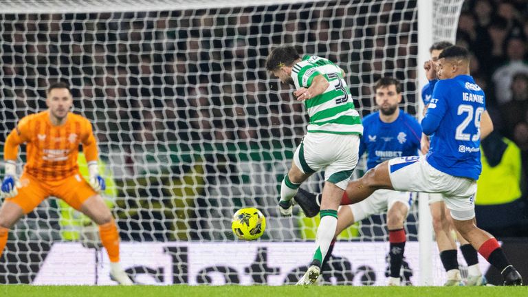 Greg Taylor égalise pour le Celtic en finale de la Coupe de la Ligue