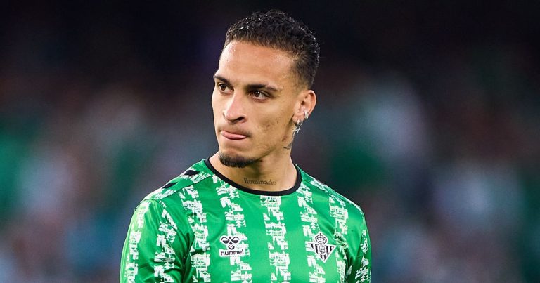Antony face à son avenir - retour à Manchester Utd en question