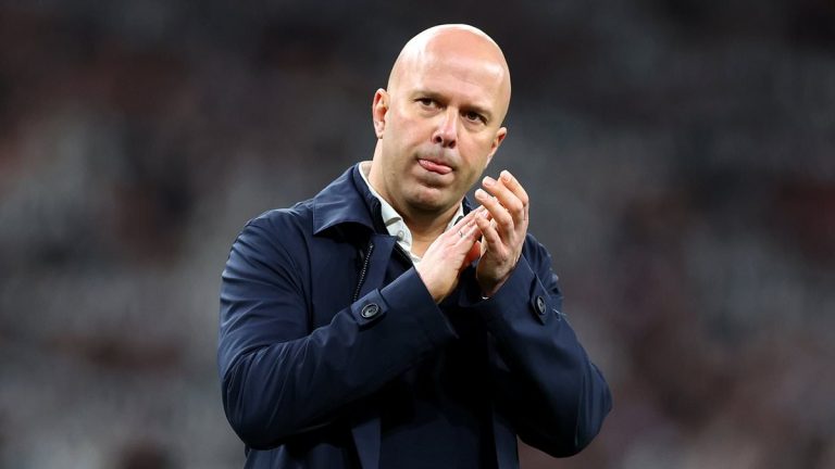 Carragher appelle Liverpool à recruter cinq ou six joueurs