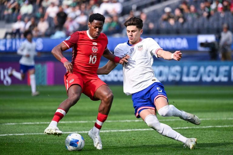 Jesse Marsch expulsé lors du match Canada contre États-Unis