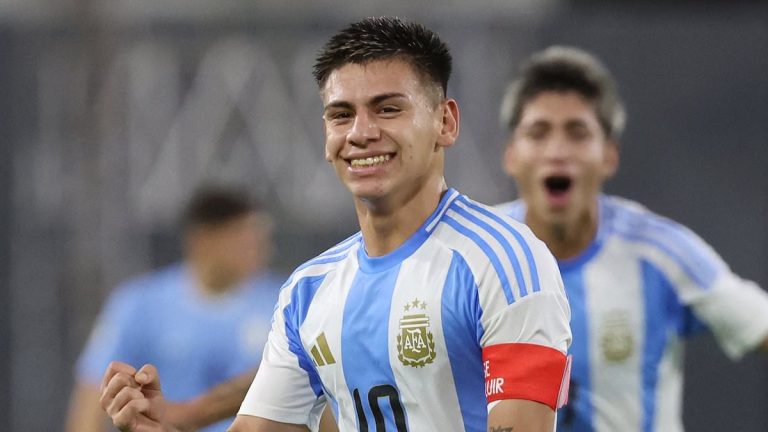 Manchester City prêt à échanger Echeverri pour Mario Gila