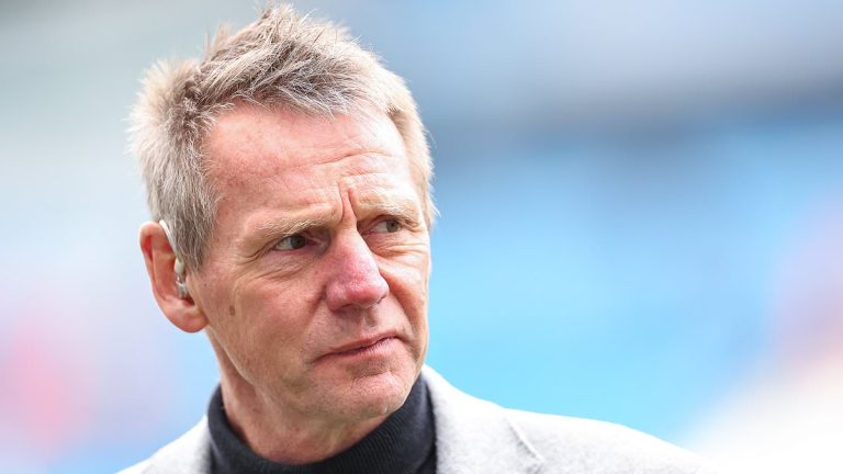 Stuart Pearce - un retour de cœur après un vol d-urgence