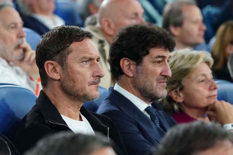 Francesco Totti critiqué pour son voyage en Russie malgré la guerre