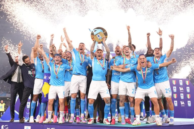 Napoli sacré champion d-Italie après une saison difficile