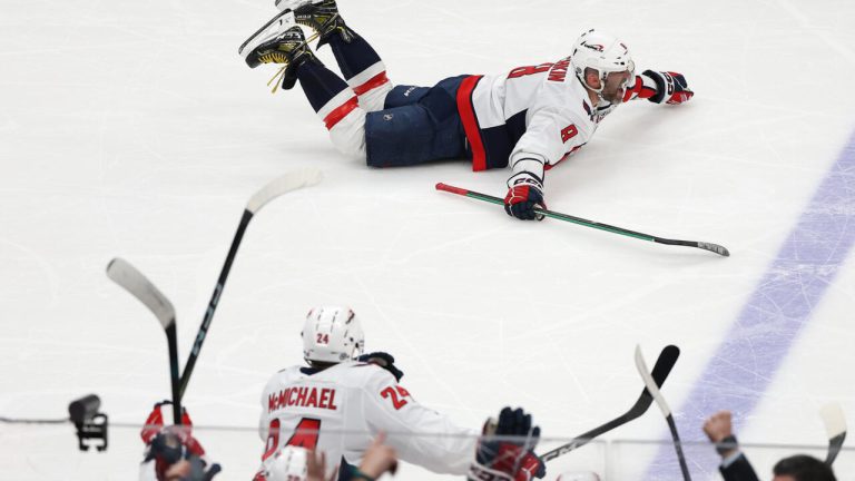 Ovechkin bat le record de buts en NHL avec 895 réalisations
