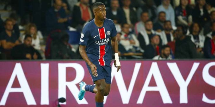 Willian Pacho fier après la victoire du PSG en CdF