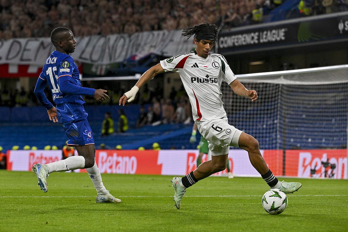L'OL recrute malin avec Maxi Oyedele pour la saison 2025