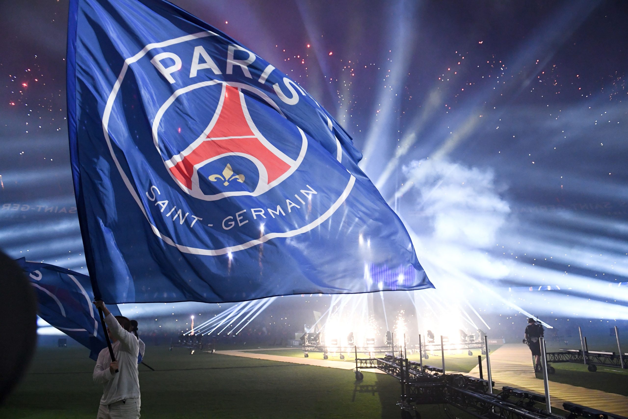 Le PSG remporte la Ligue des Champions grâce à Kvaratskhelia