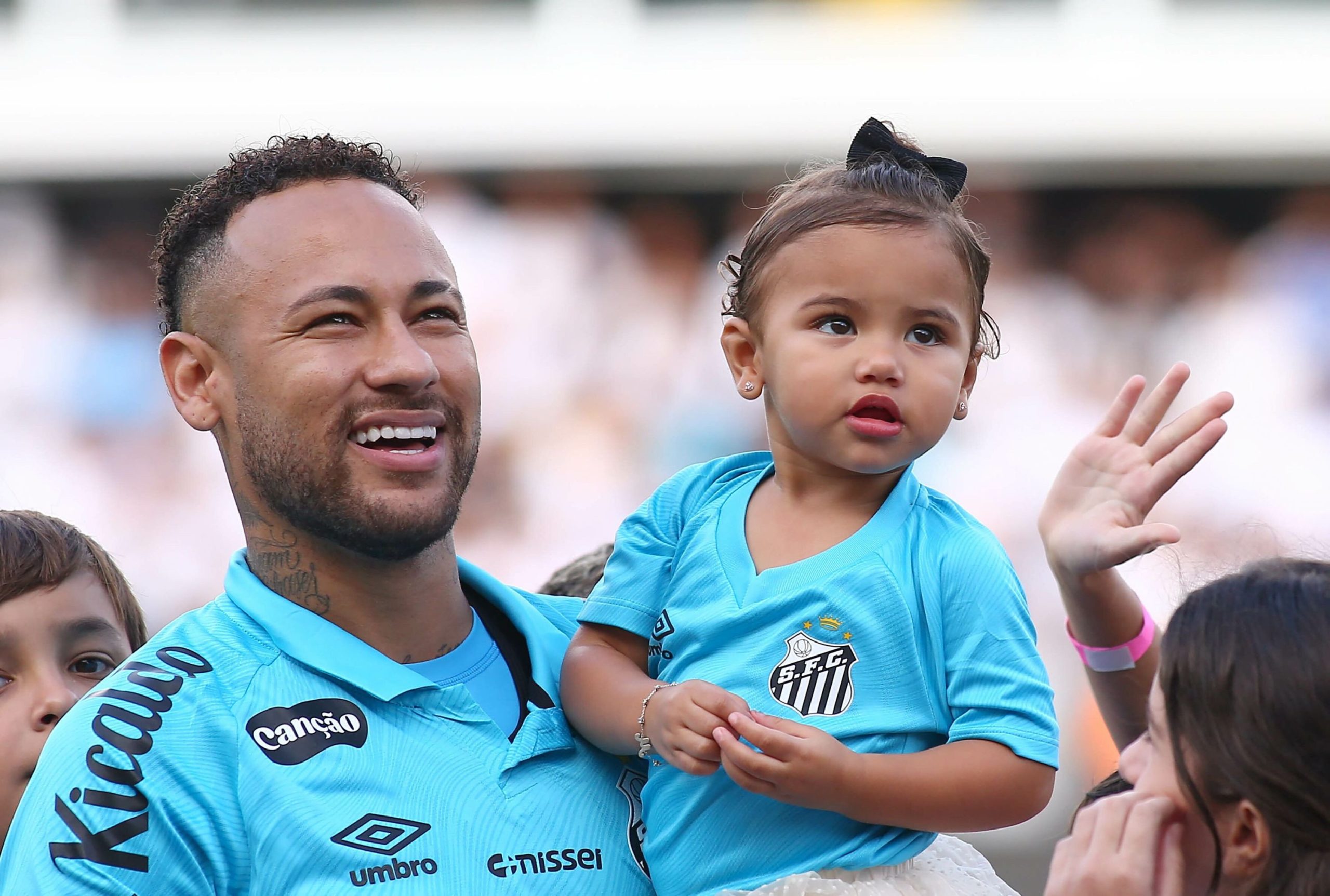 Neymar : avenir incertain, critiques et controverses