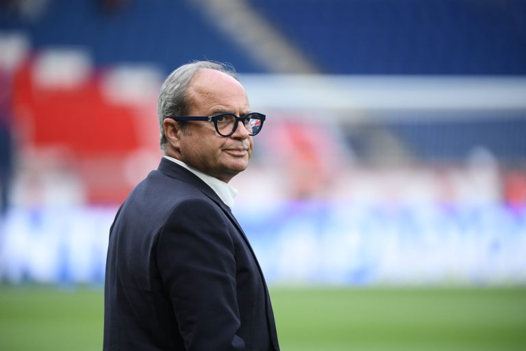 Transferts au PSG : Carlos Soler et autres départs majeurs en vue